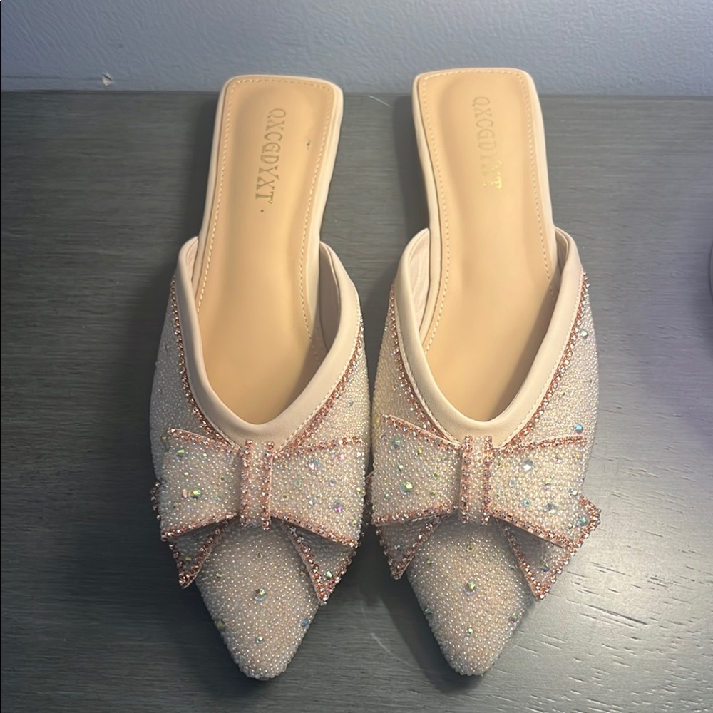 Elegant Women's Slip-On Shoes with Bow